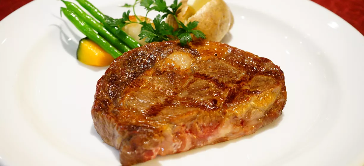 AKARENGA STEAK HOUSE